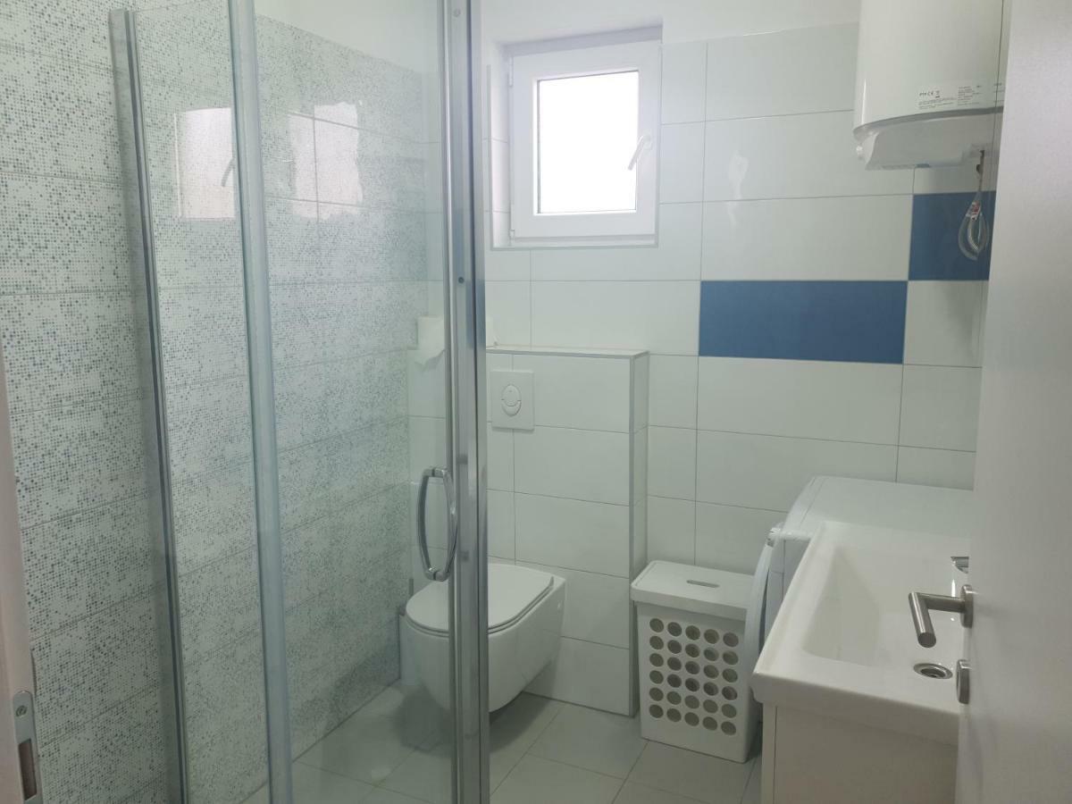 Black&White 2 Apartment Krk Island Luaran gambar